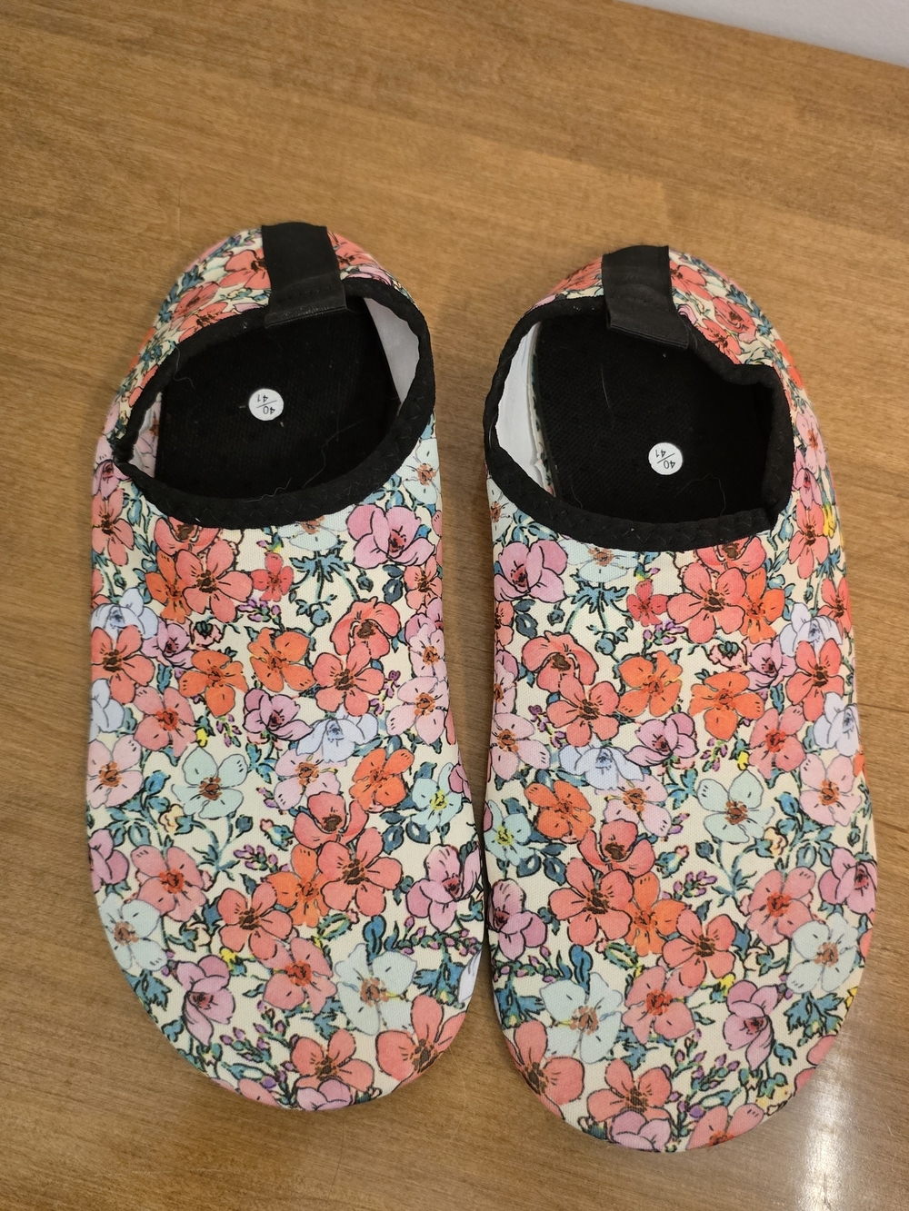 Brand NEW, Seekway water Shoes. Floral, Aqua Socks